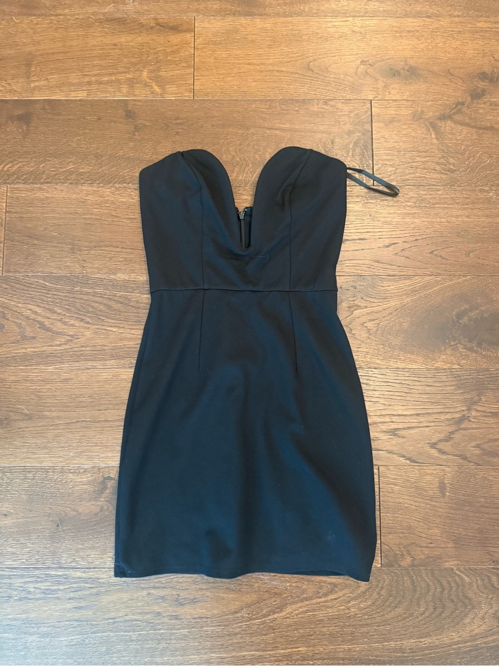 H:ours Black Strapless Sweetheart Mini Dress